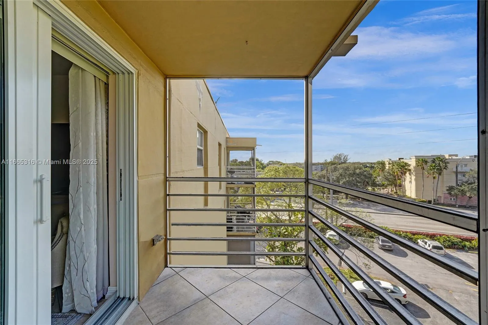4111 Stirling Rd, #502