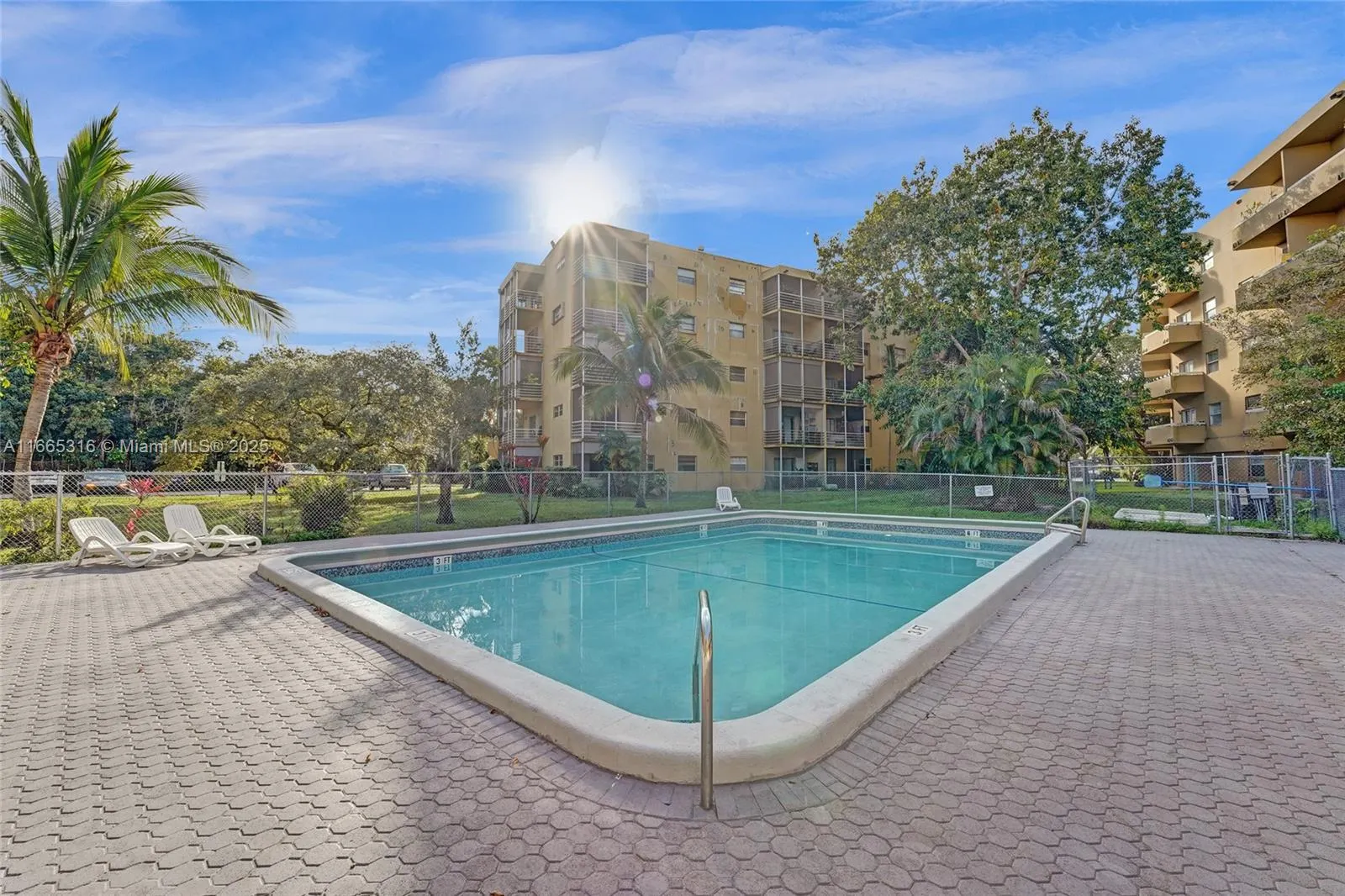 4111 Stirling Rd, #502