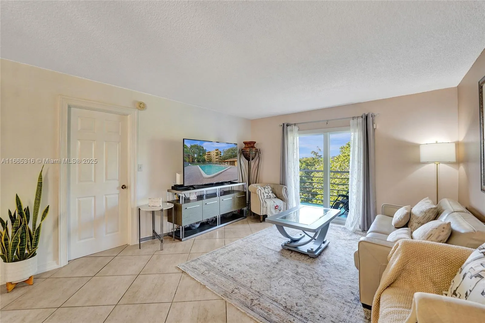 4111 Stirling Rd, #502