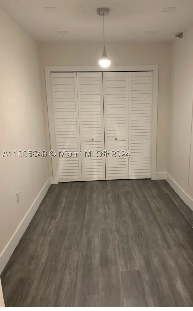 10185 Collins Ave #406