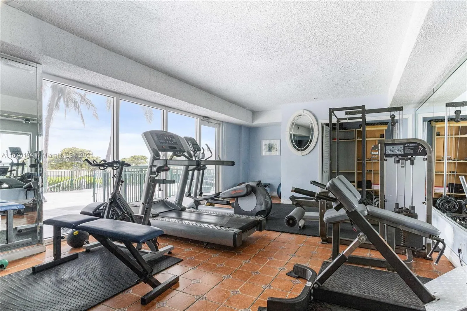 9195 Collins Ave, #1104