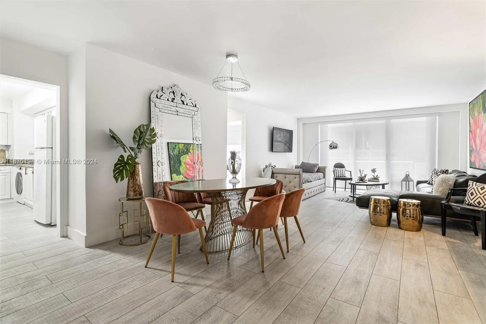 9195 Collins Ave, #1104