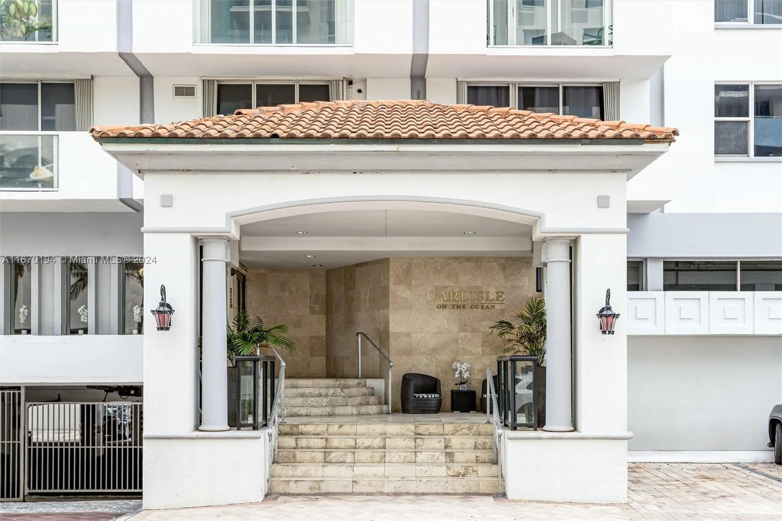9195 Collins Ave, #1104