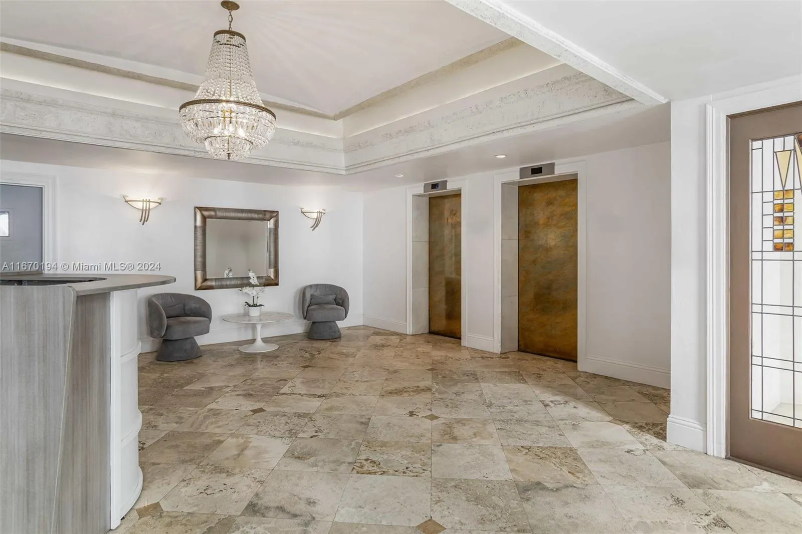 9195 Collins Ave, #1104