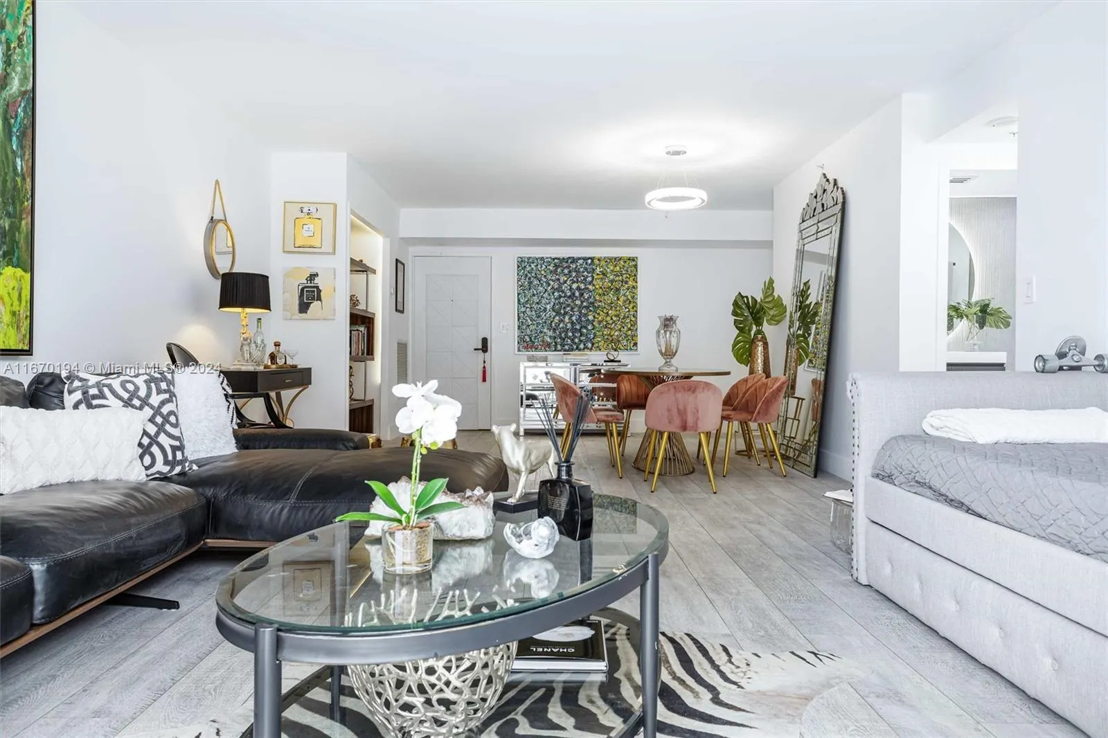 9195 Collins Ave, #1104
