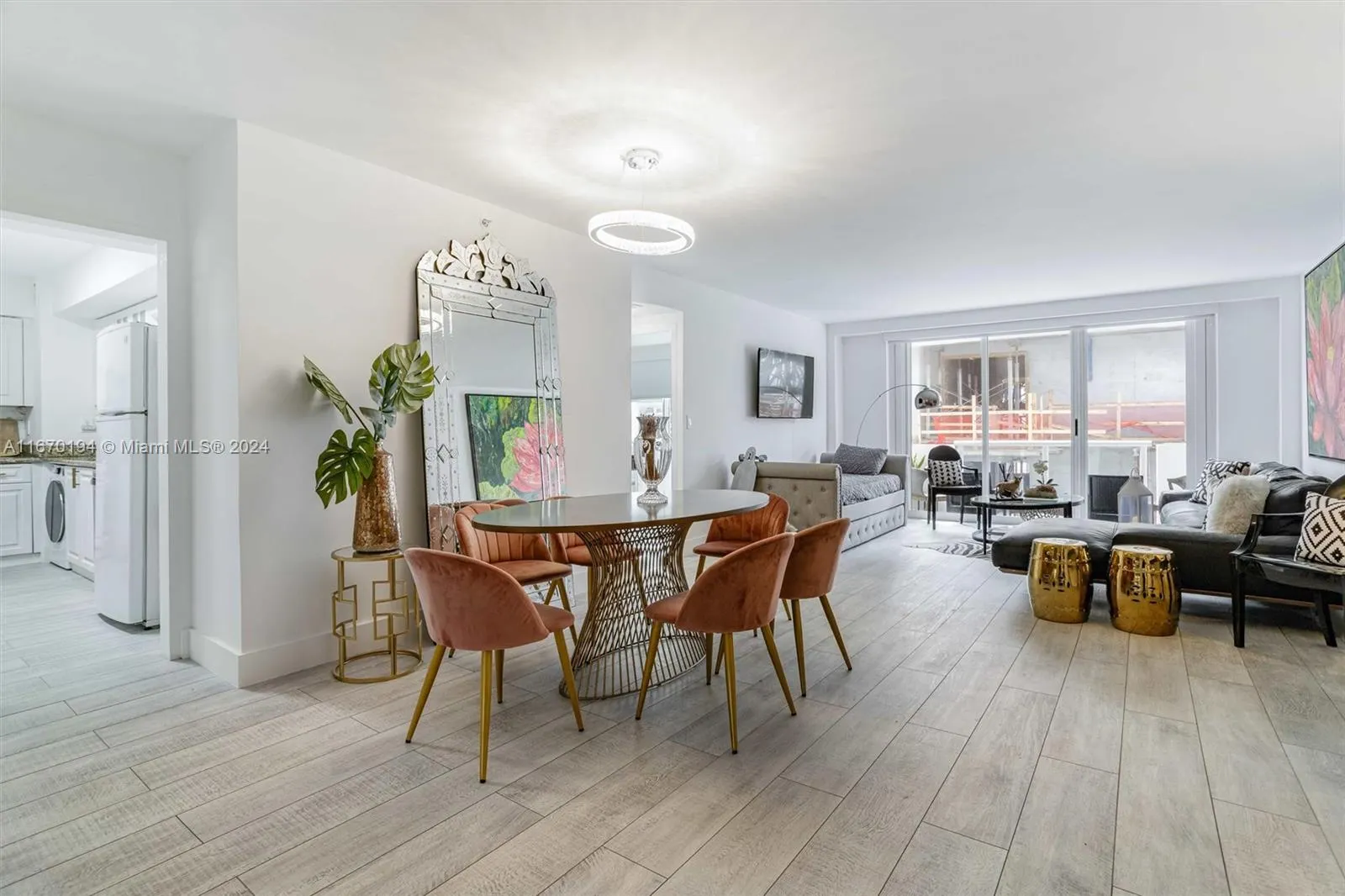 9195 Collins Ave, #1104