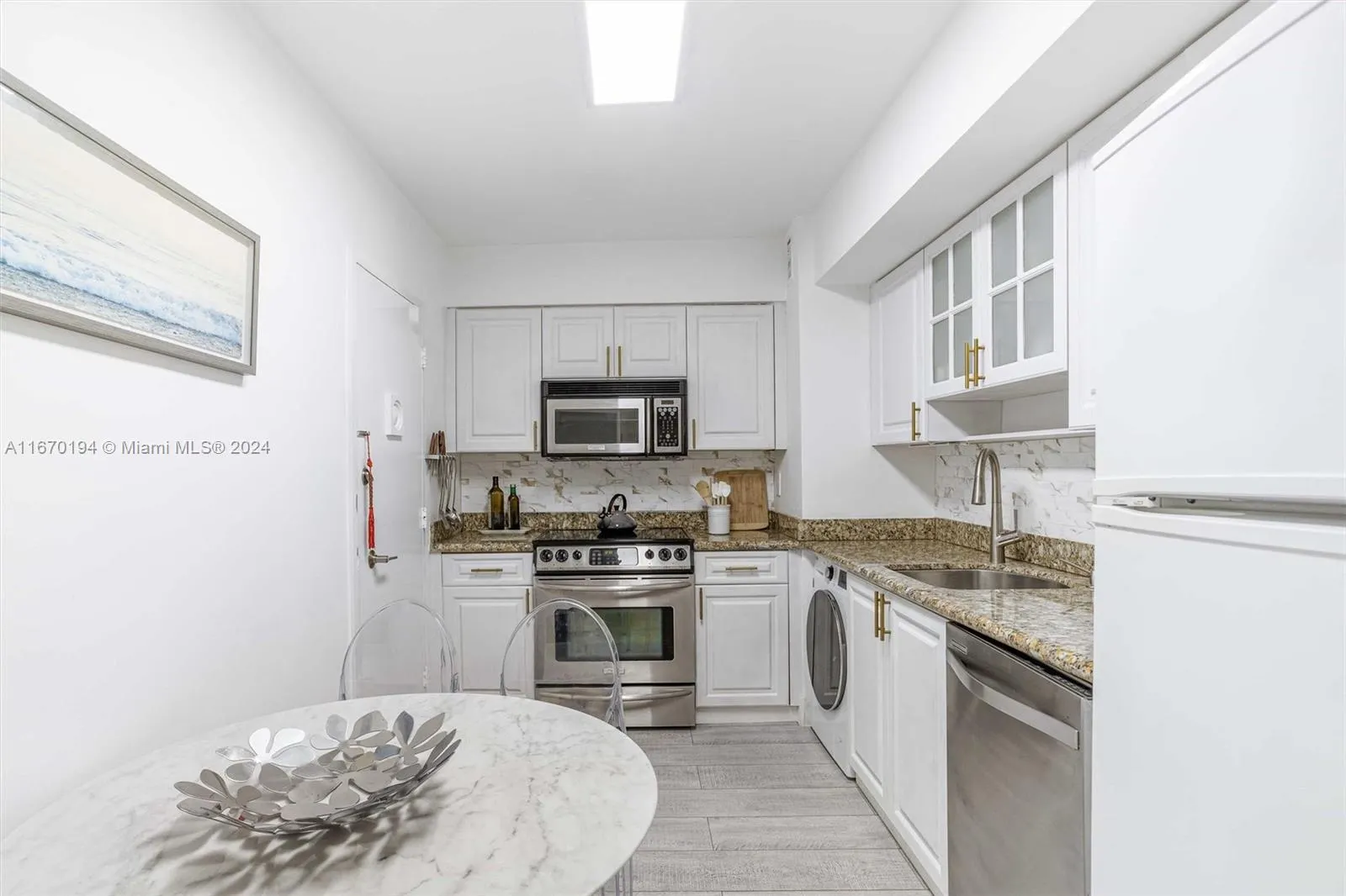 9195 Collins Ave, #1104