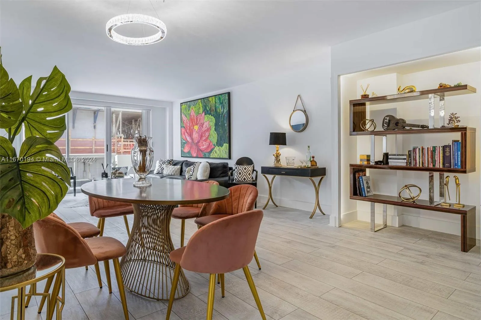 9195 Collins Ave, #1104