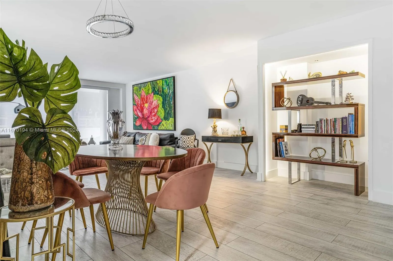 9195 Collins Ave, #1104