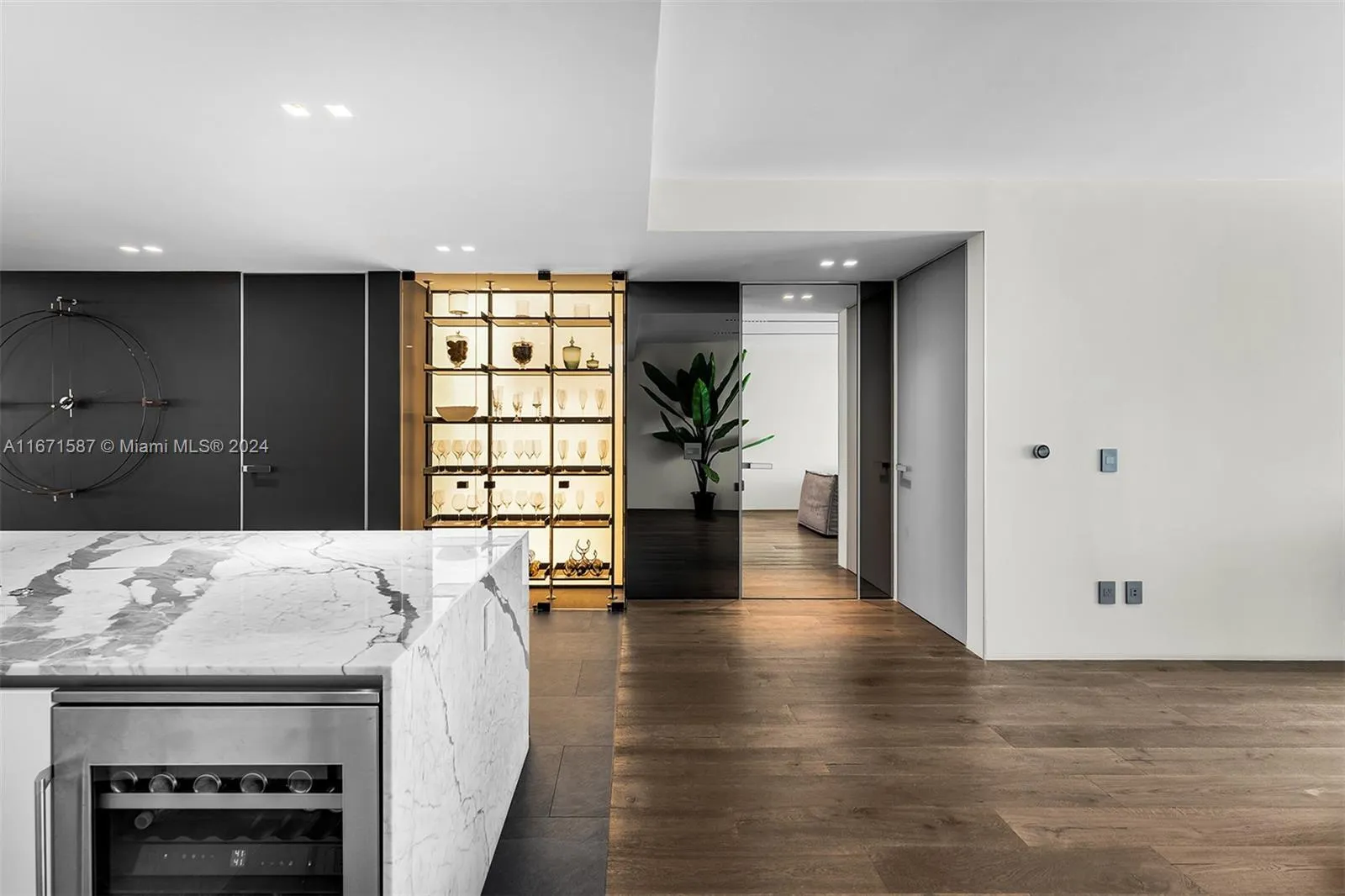 10203 Collins Ave, #1403