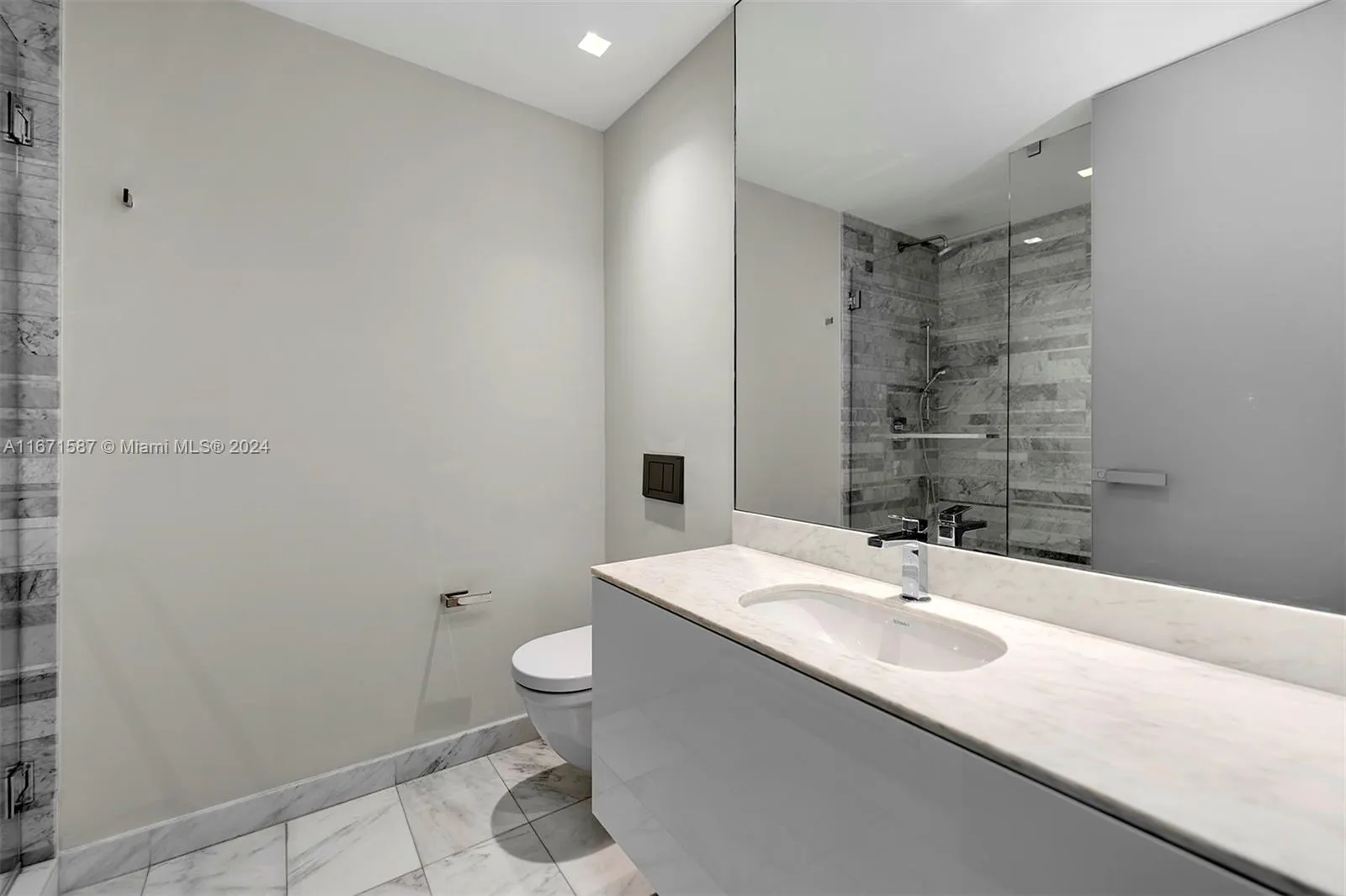 10203 Collins Ave, #1403