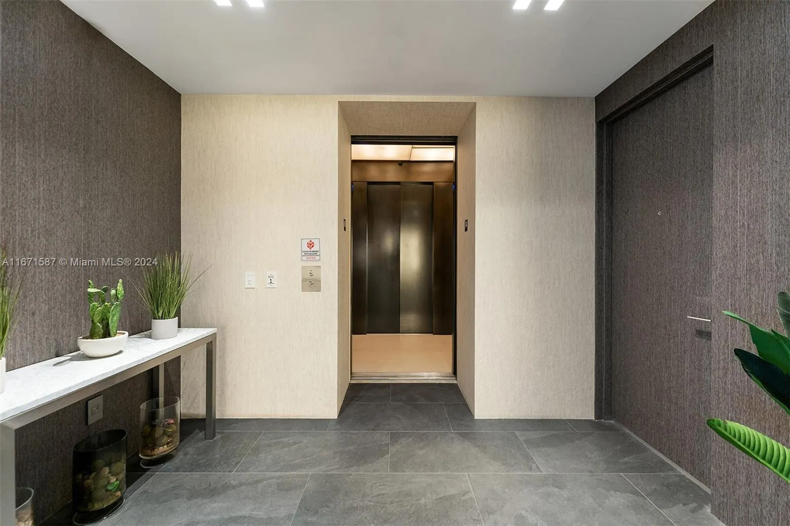 10203 Collins Ave, #1403