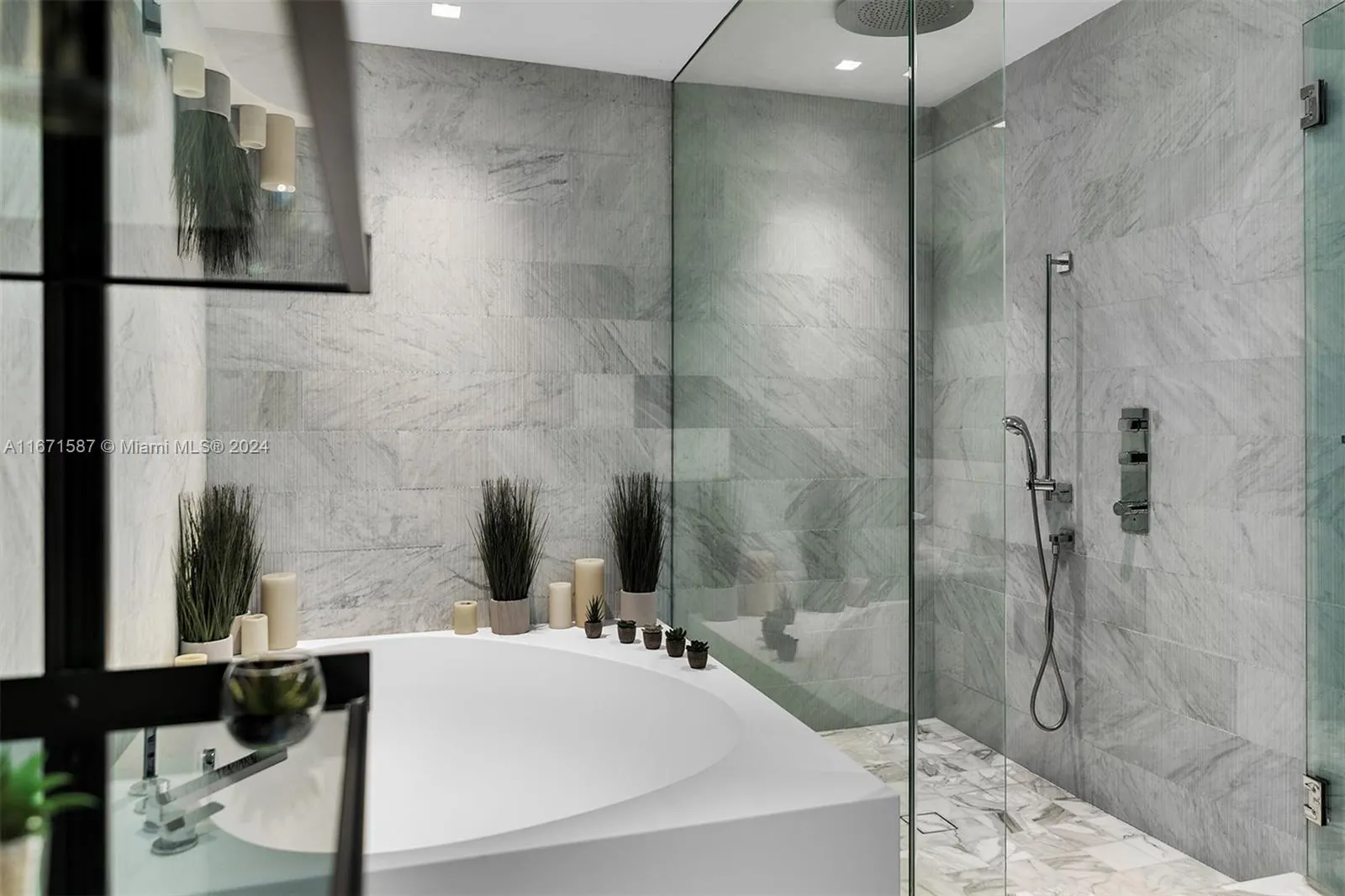 10203 Collins Ave, #1403