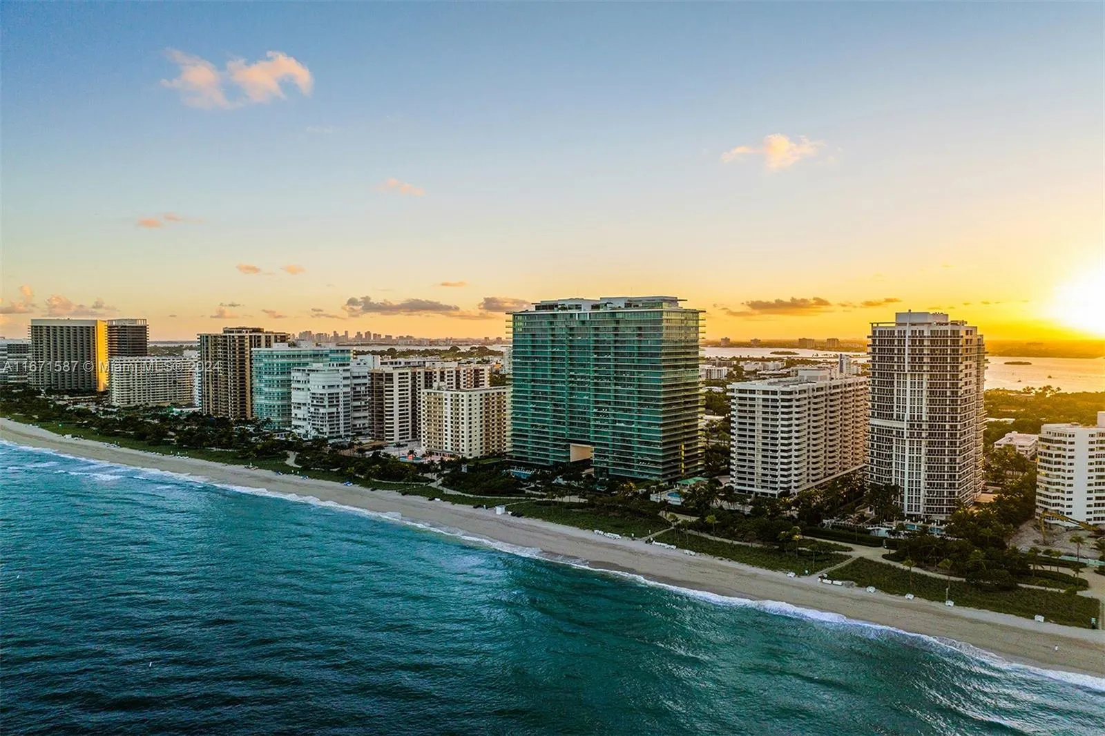 10203 Collins Ave, #1403