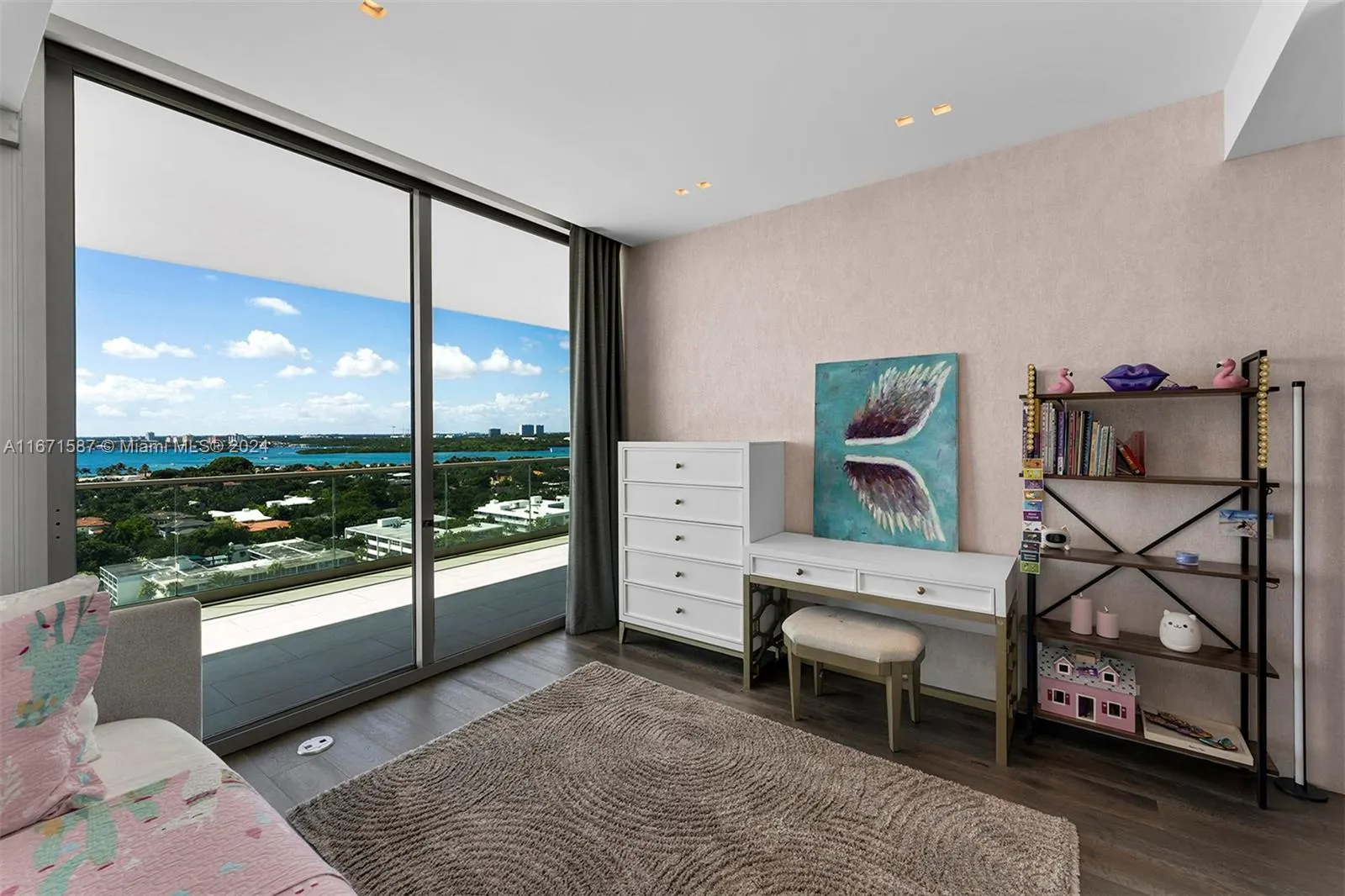 10203 Collins Ave, #1403