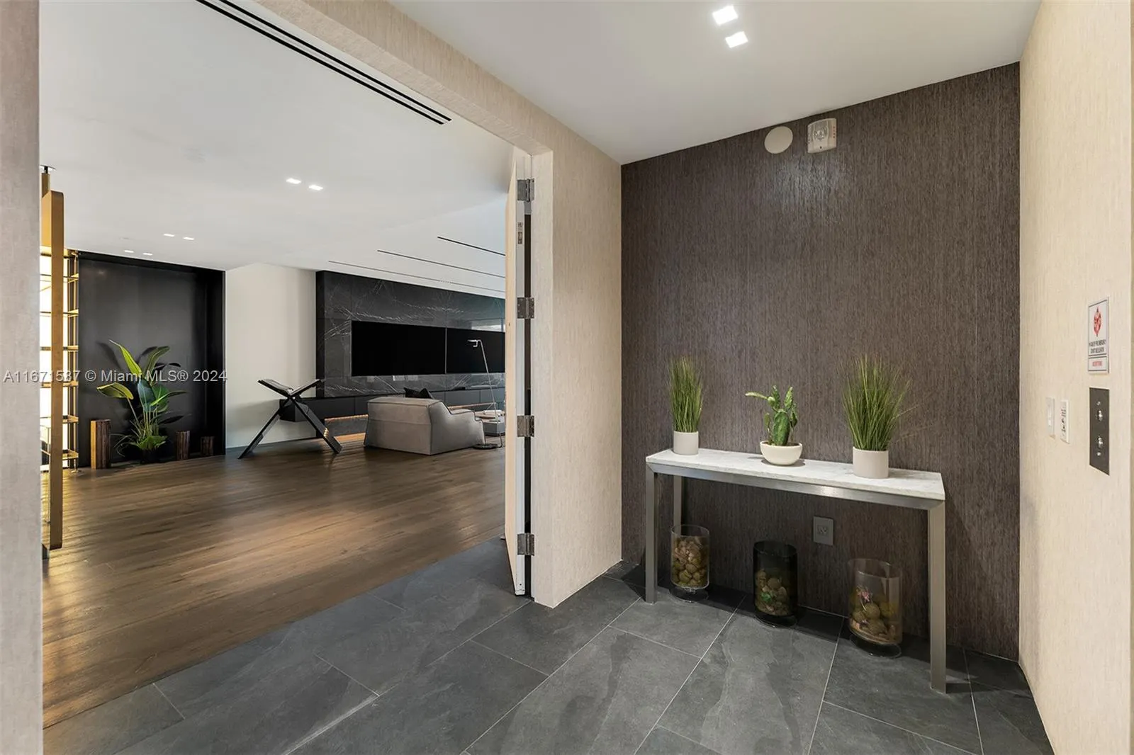 10203 Collins Ave, #1403