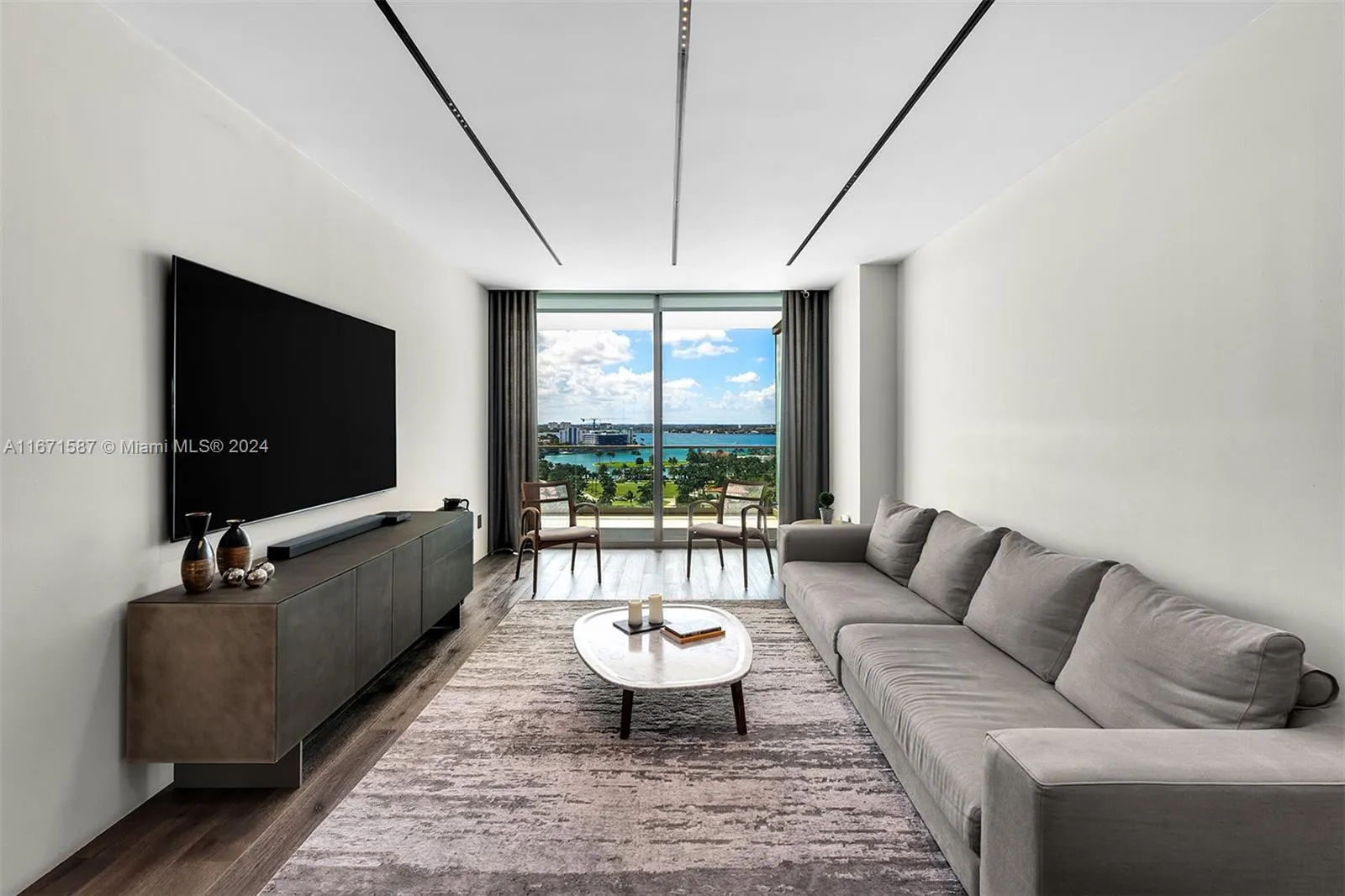 10203 Collins Ave, #1403