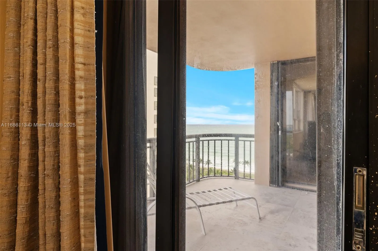 10175 Collins Ave, #1003
