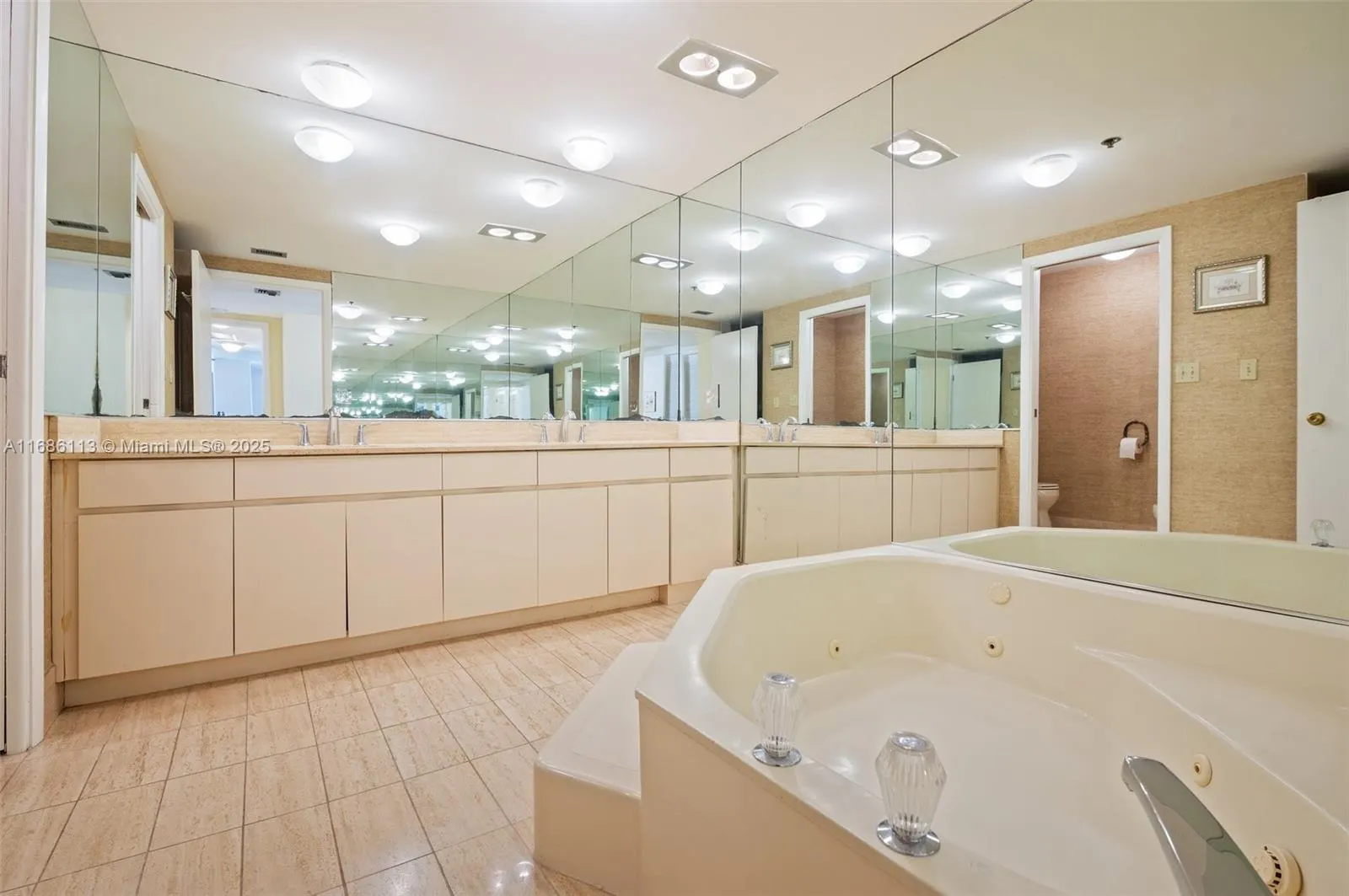 10175 Collins Ave, #1003