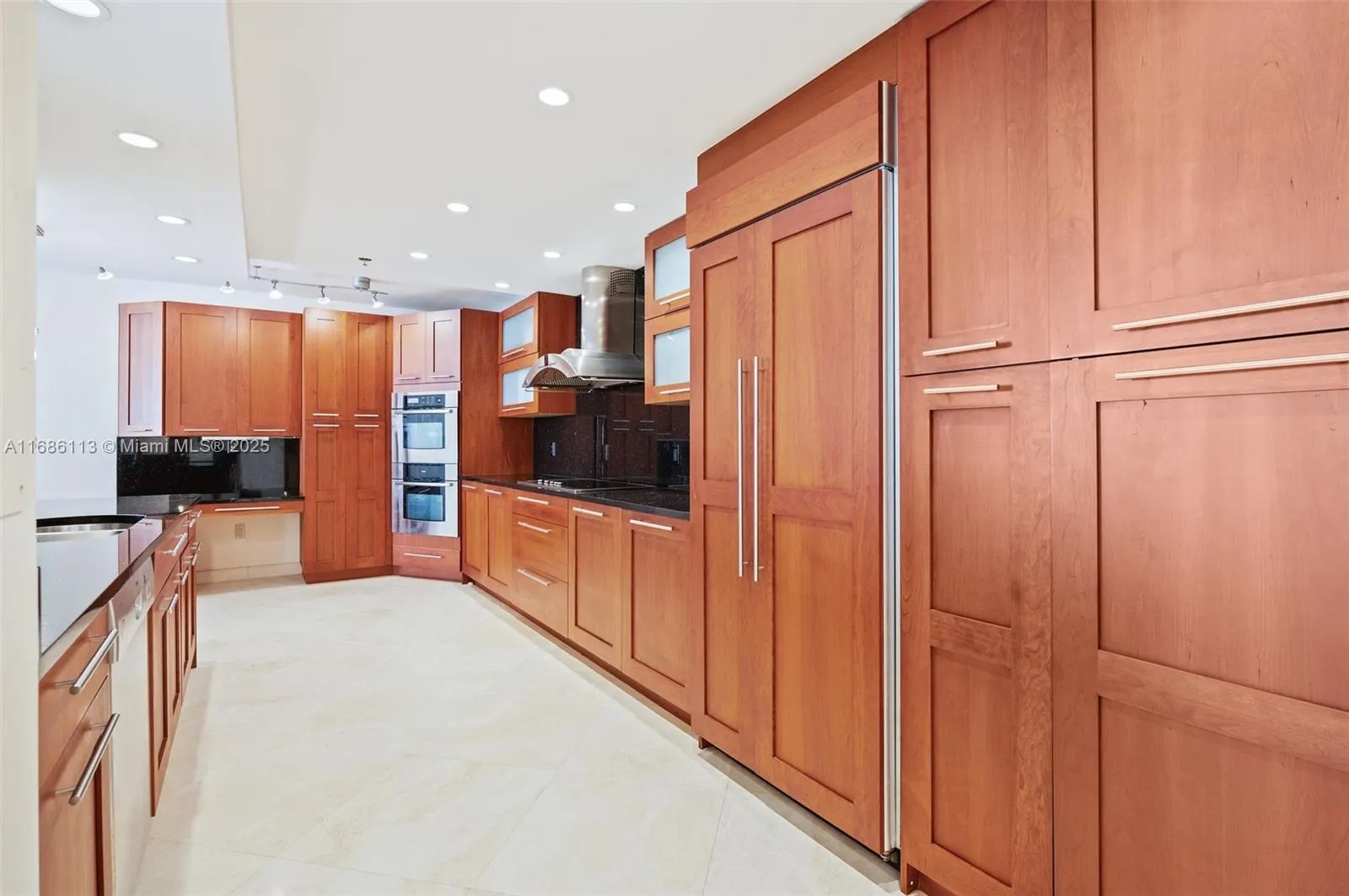 10175 Collins Ave, #1003
