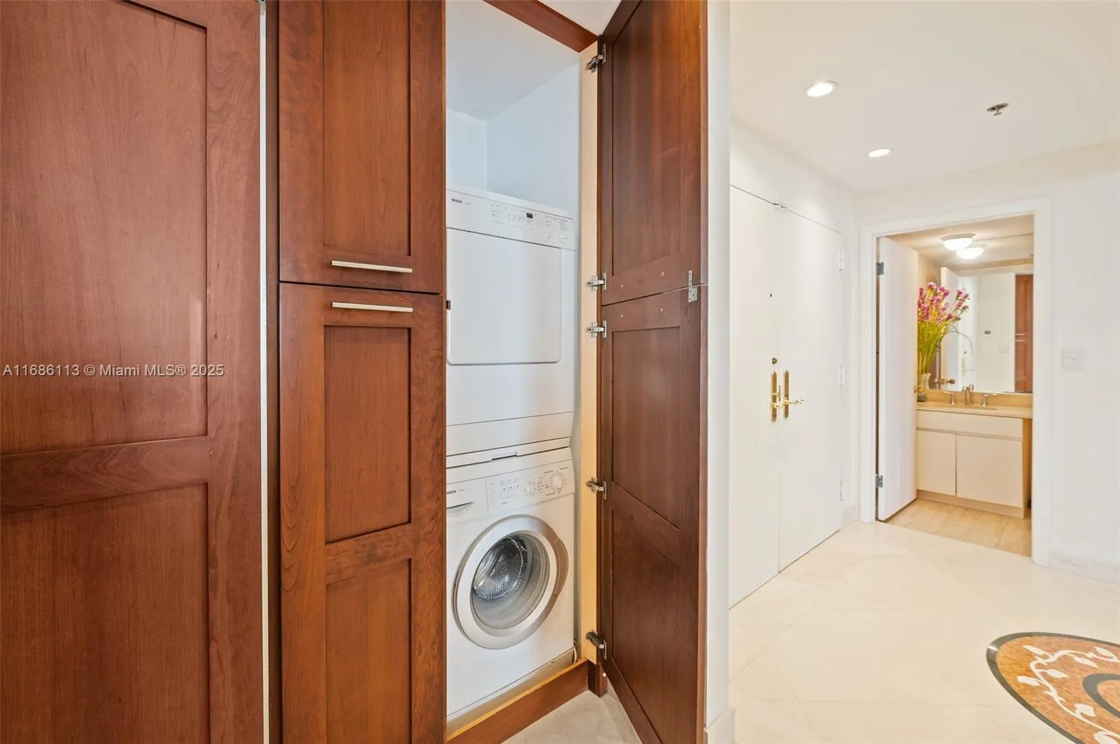 10175 Collins Ave, #1003