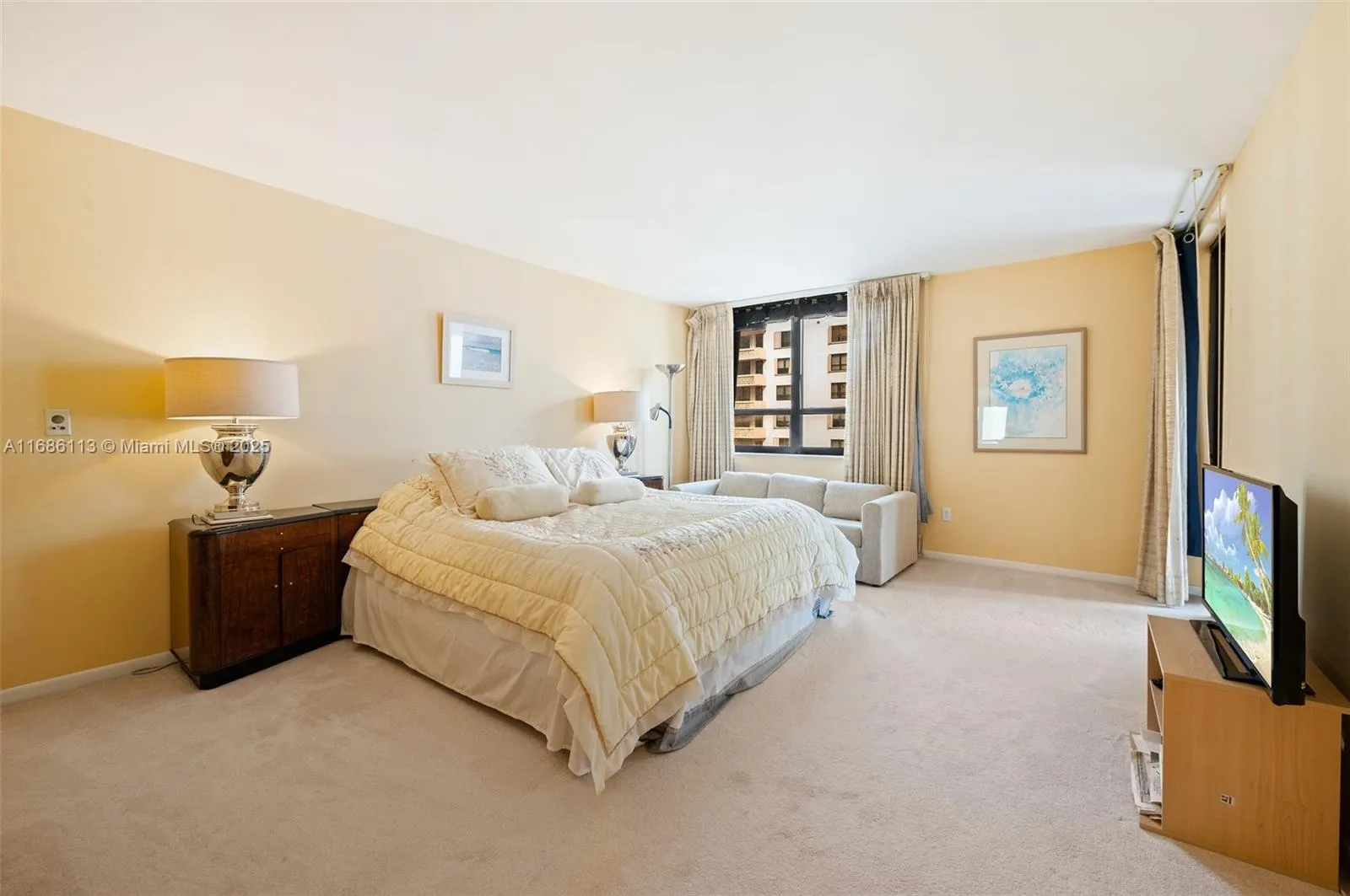10175 Collins Ave, #1003