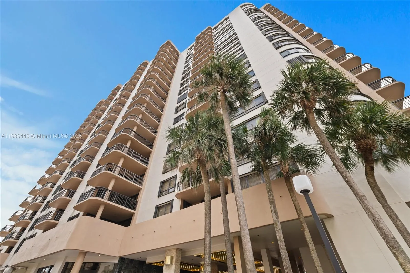 10175 Collins Ave, #1003
