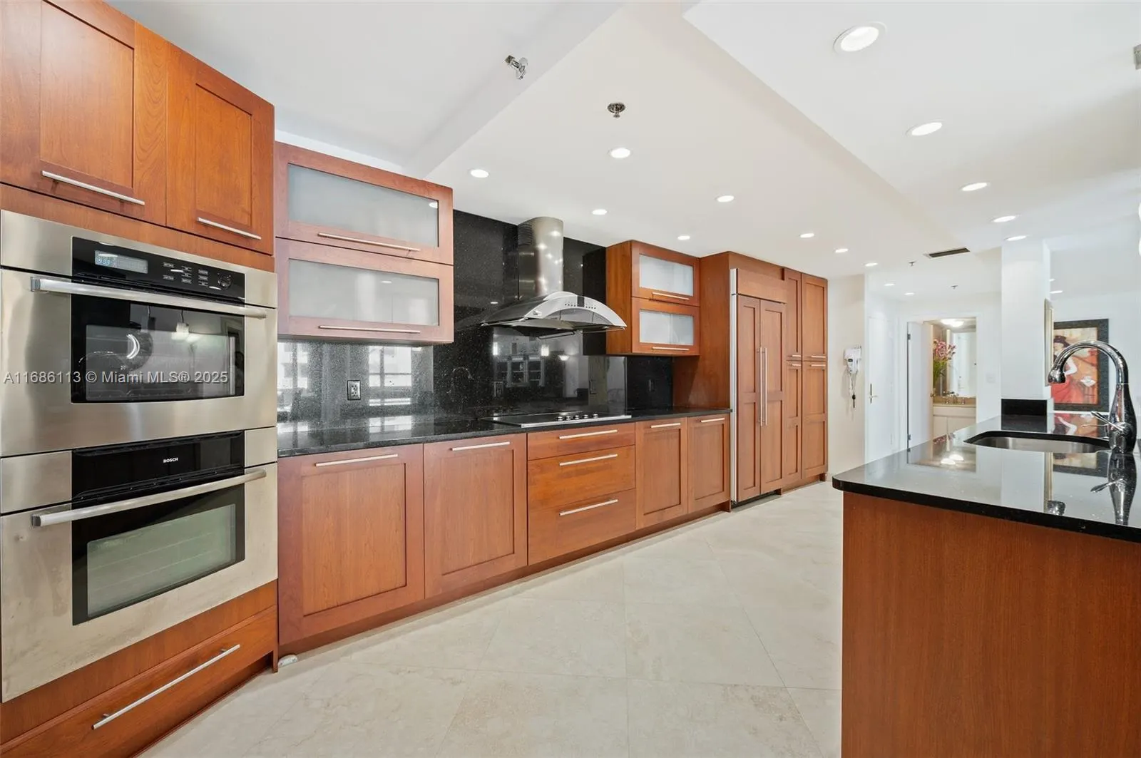 10175 Collins Ave, #1003