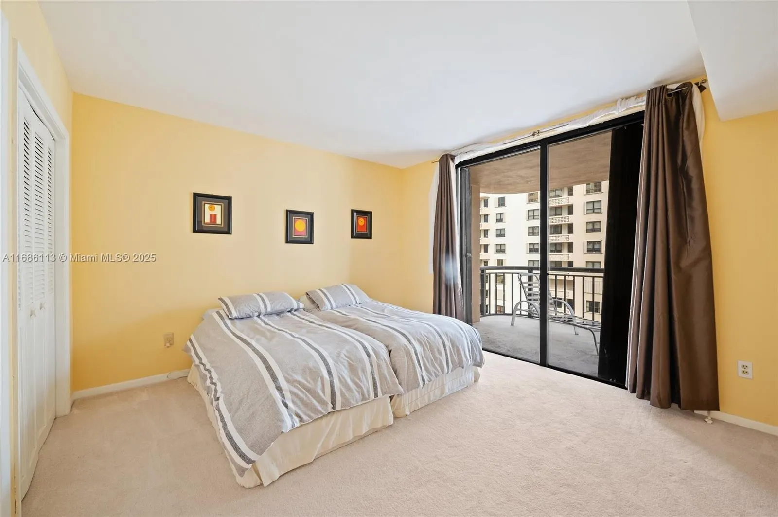 10175 Collins Ave, #1003