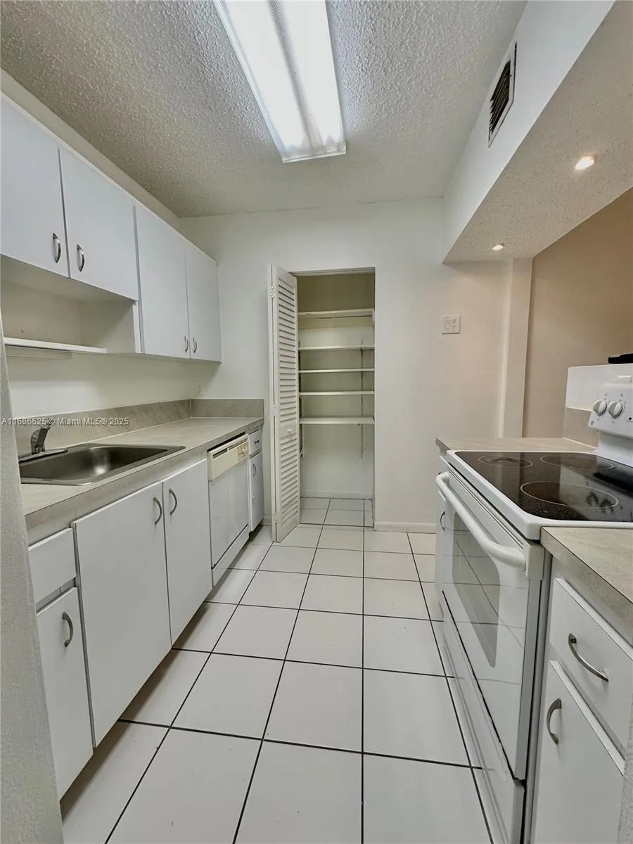 500 NE 2nd St, #223