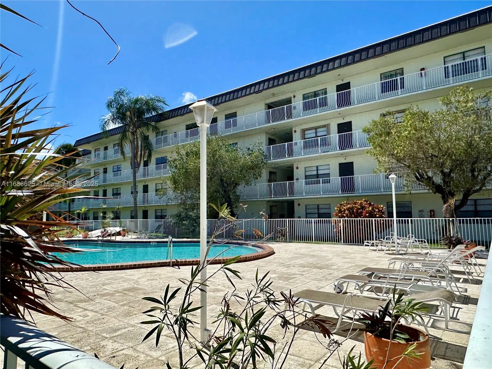 500 NE 2nd St, #223