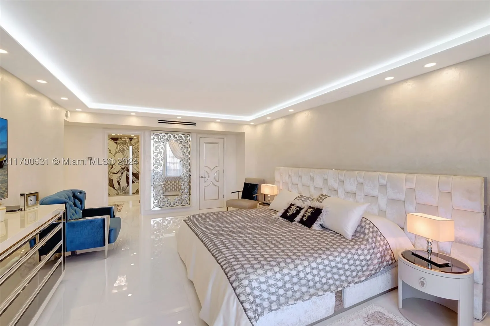 9801 W Collins Ave #5O/complete renovated