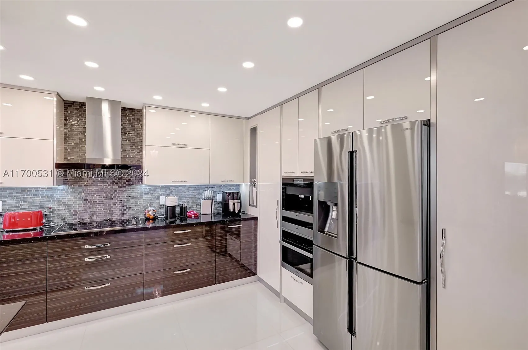 9801 W Collins Ave #5O/complete renovated