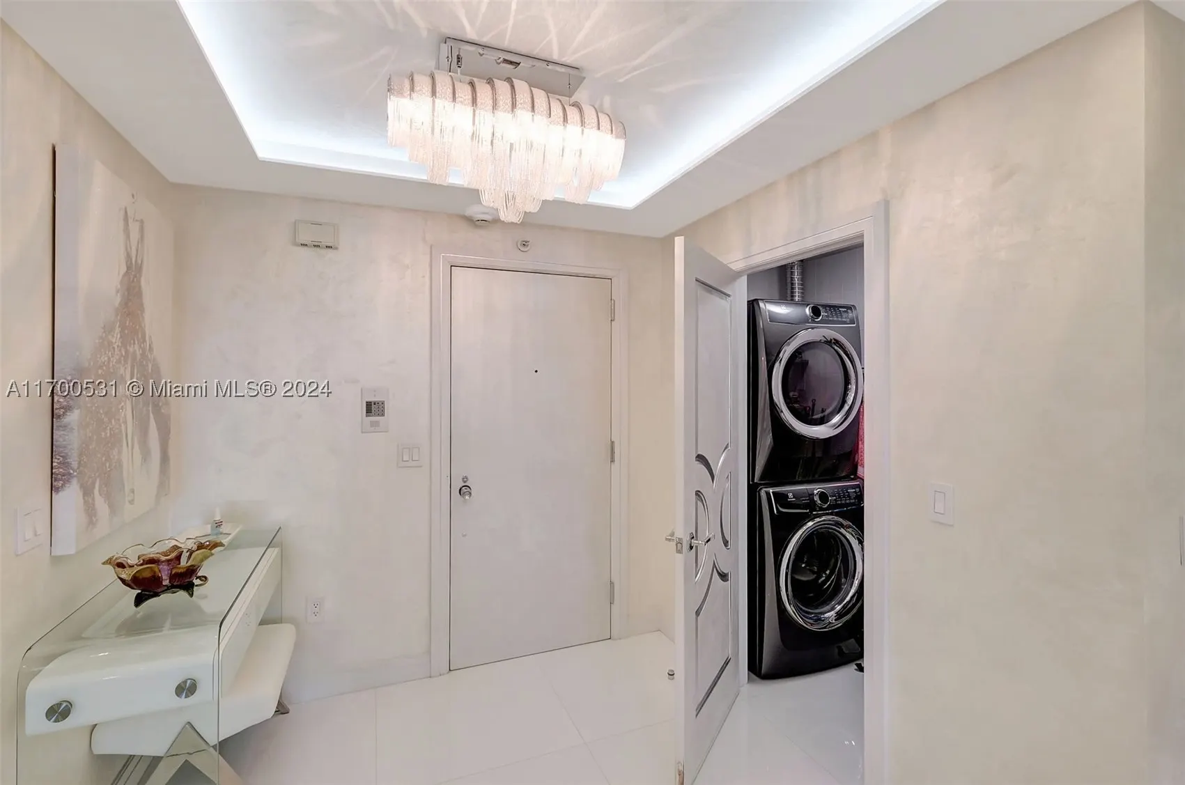 9801 W Collins Ave #5O/complete renovated