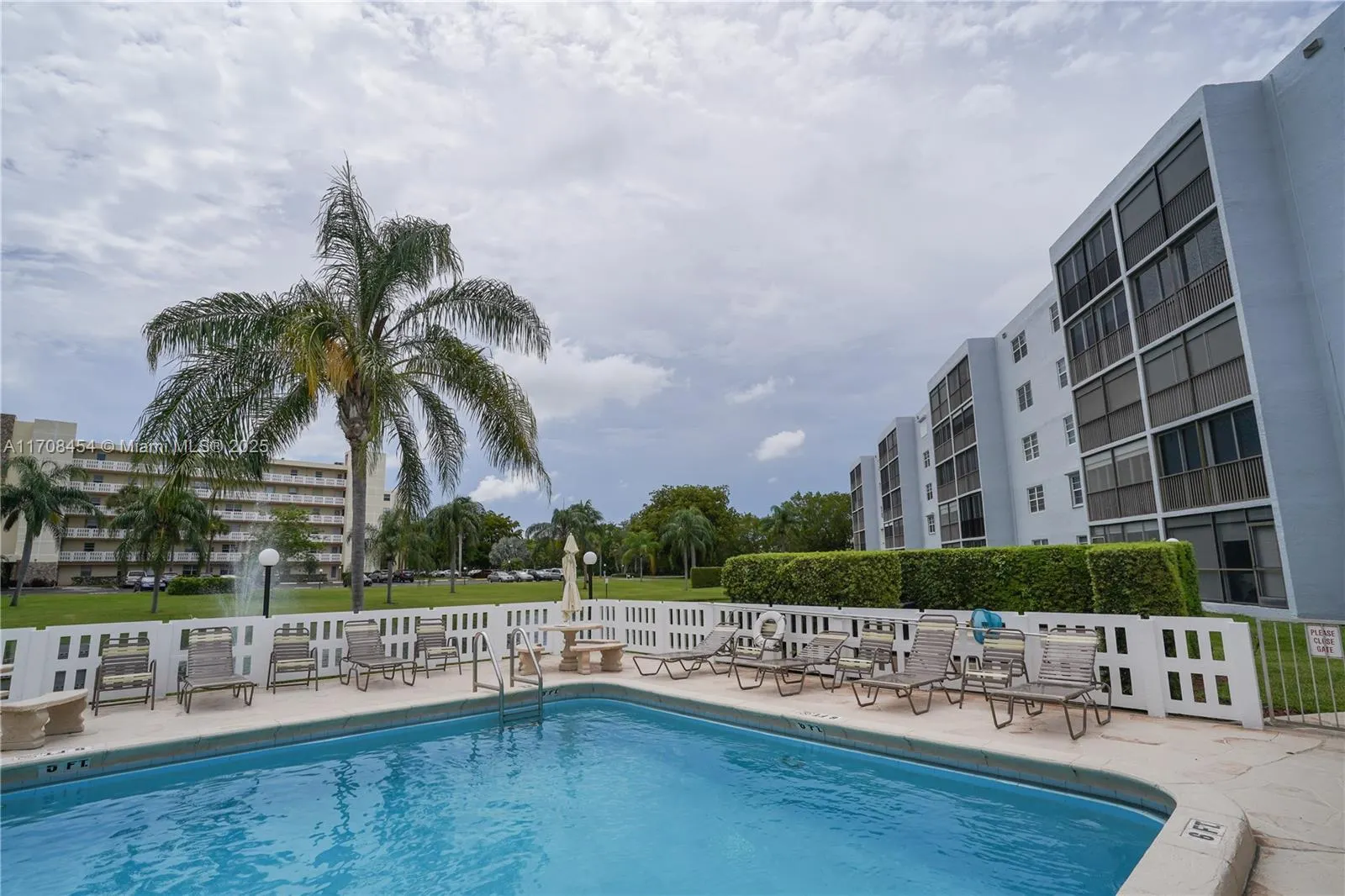 190 SE 5th Ave, #202