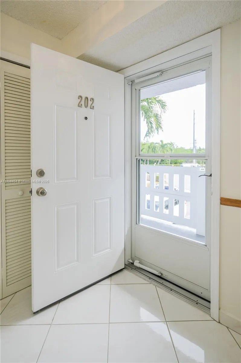 190 SE 5th Ave, #202