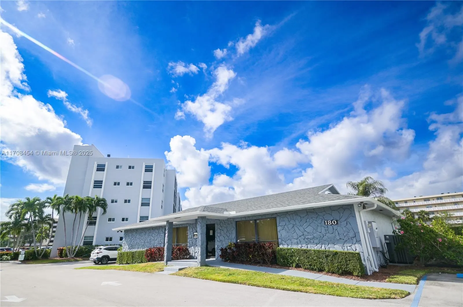 190 SE 5th Ave, #202