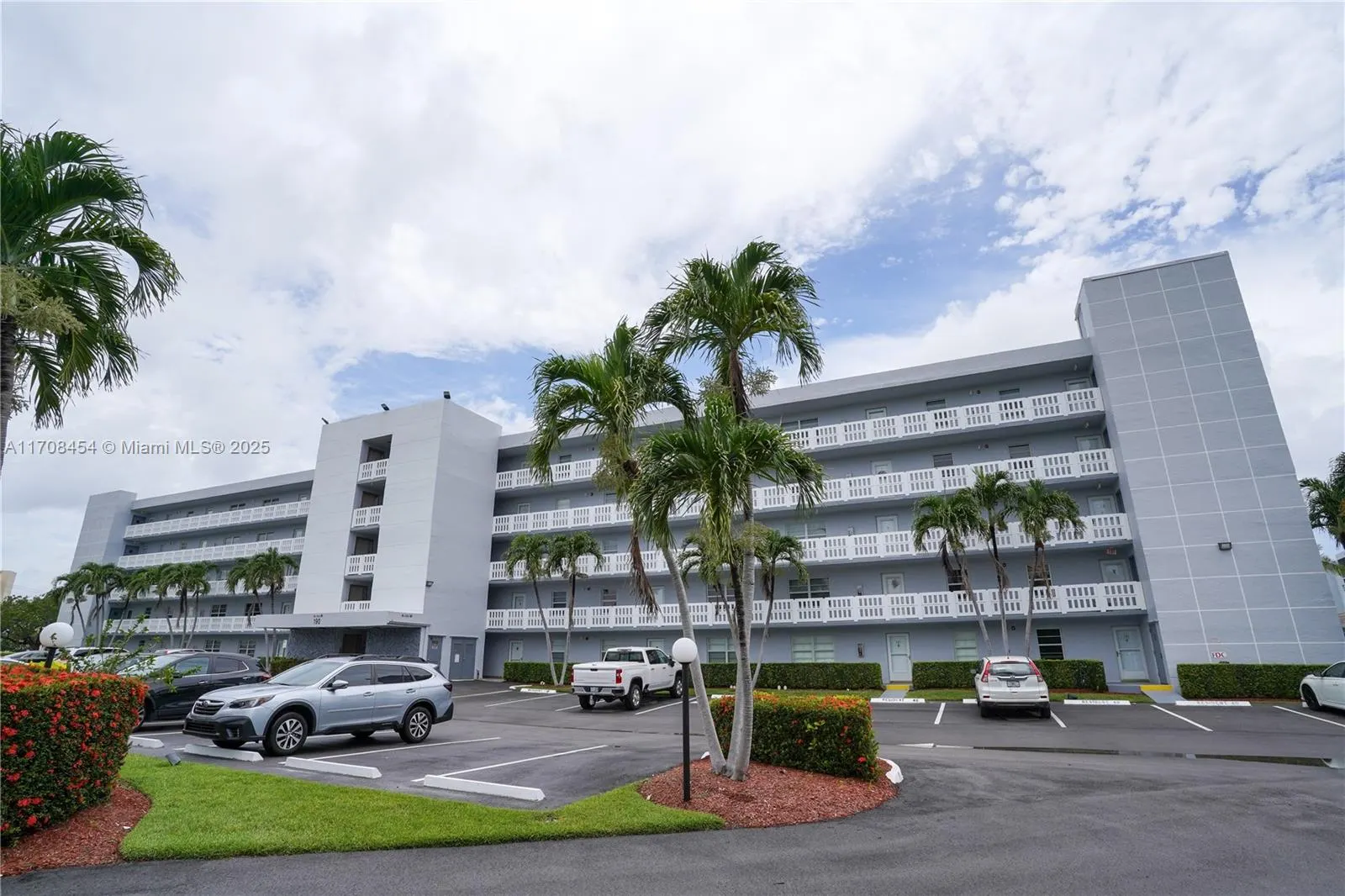 190 SE 5th Ave, #202