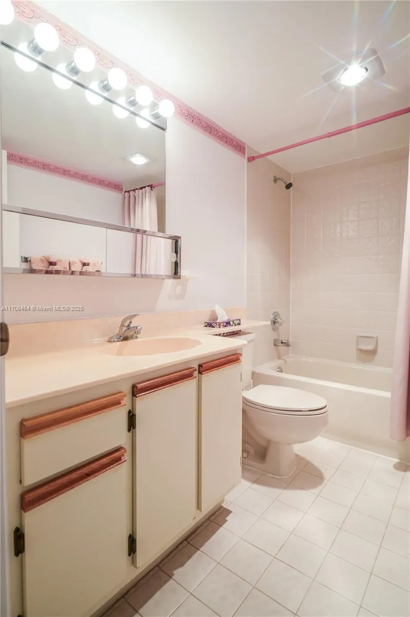190 SE 5th Ave, #202