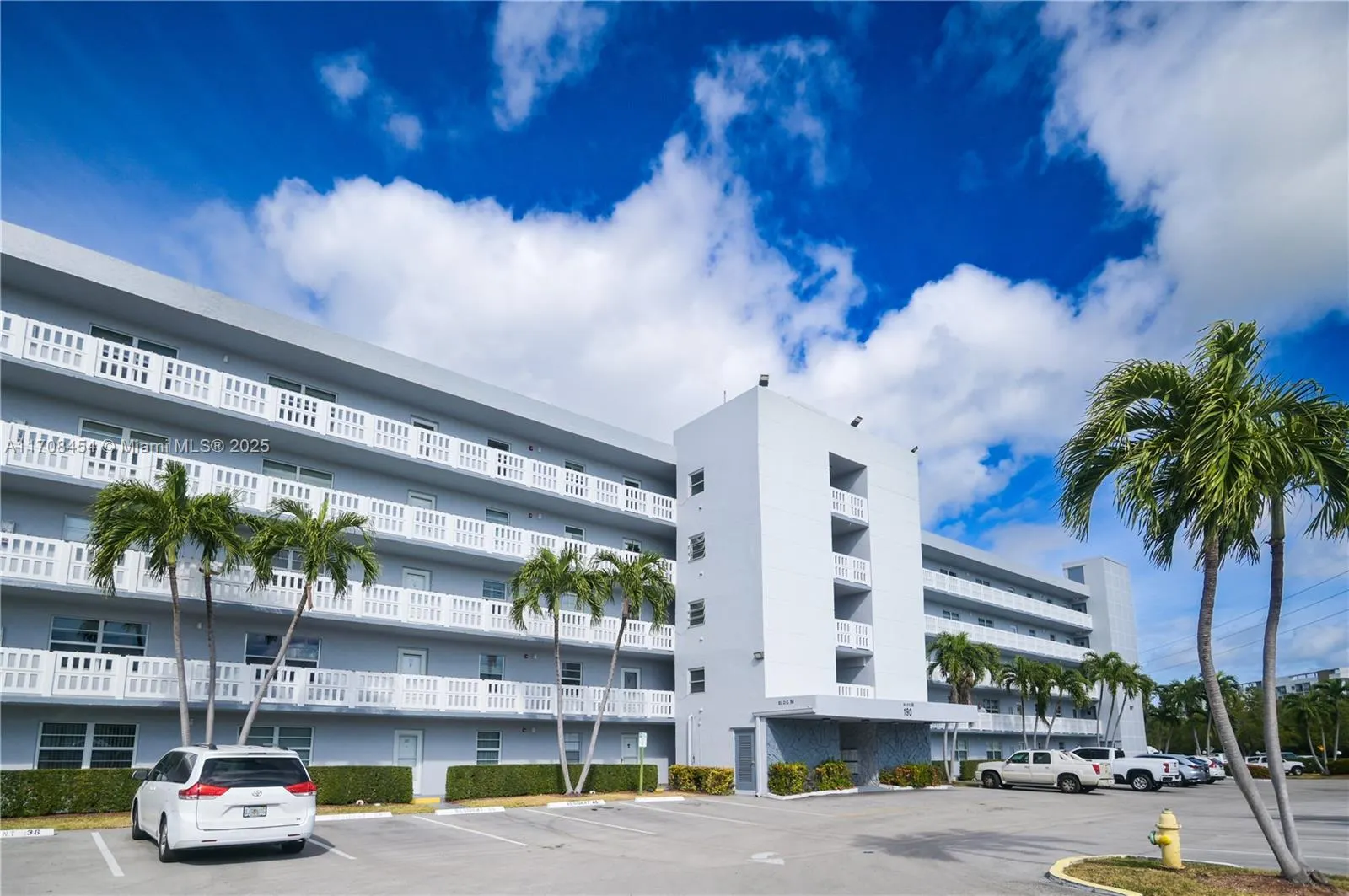 190 SE 5th Ave, #202