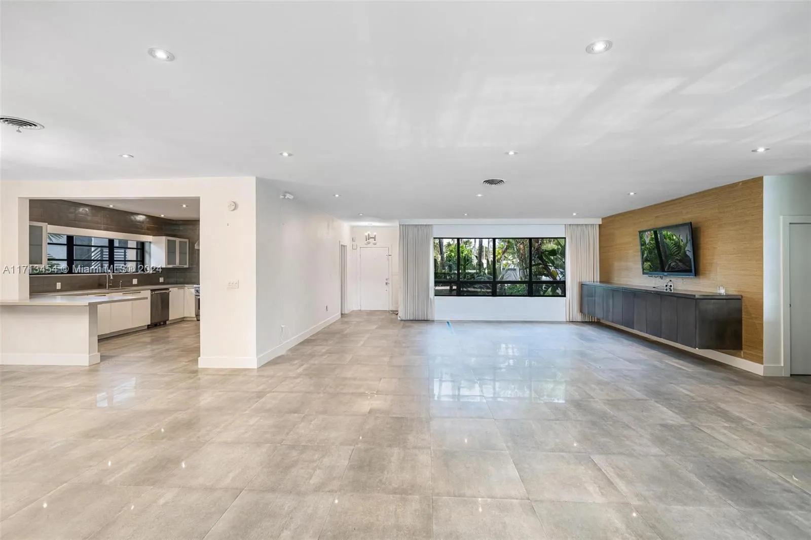 9250 Bay Dr