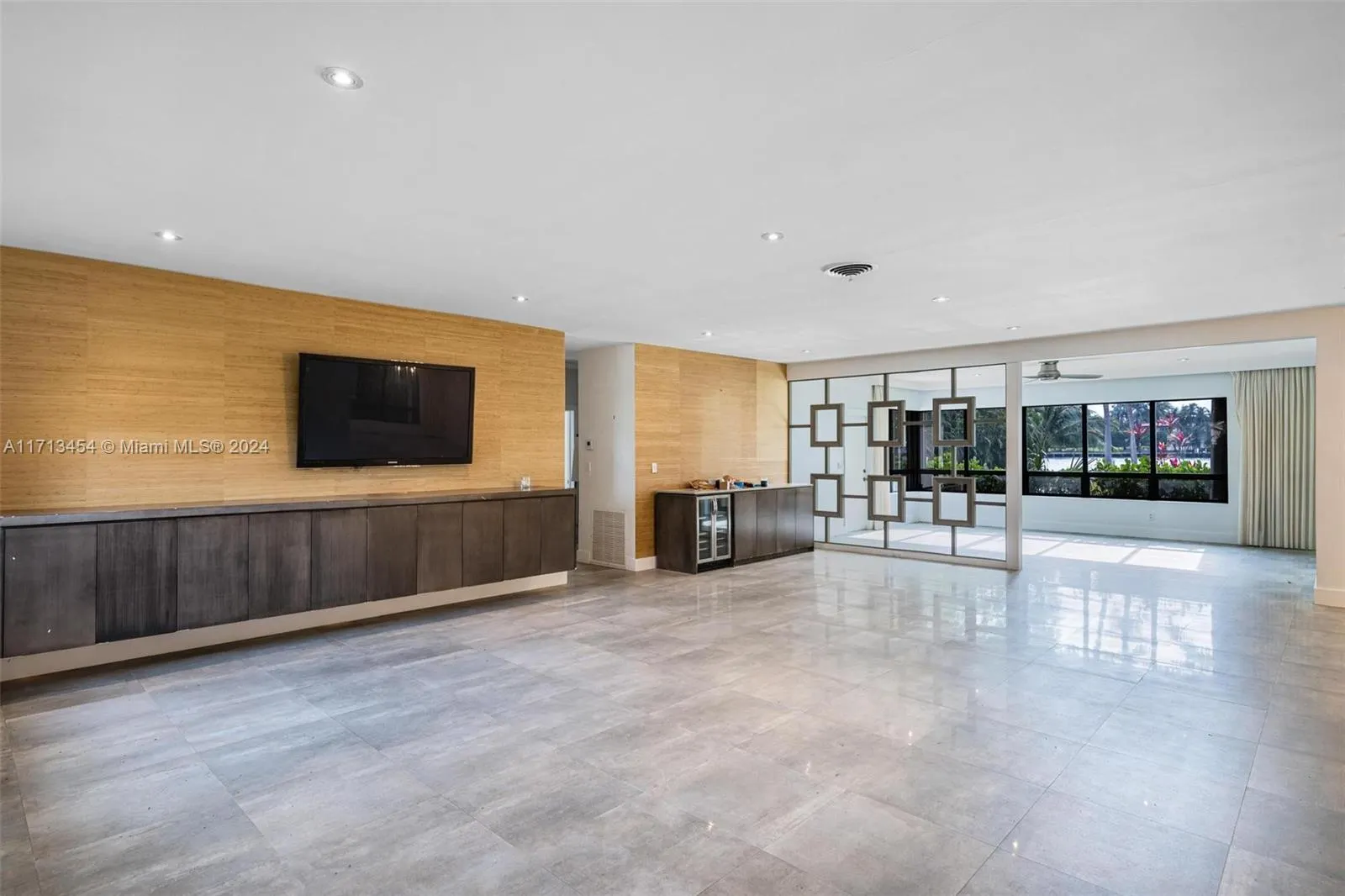 9250 Bay Dr
