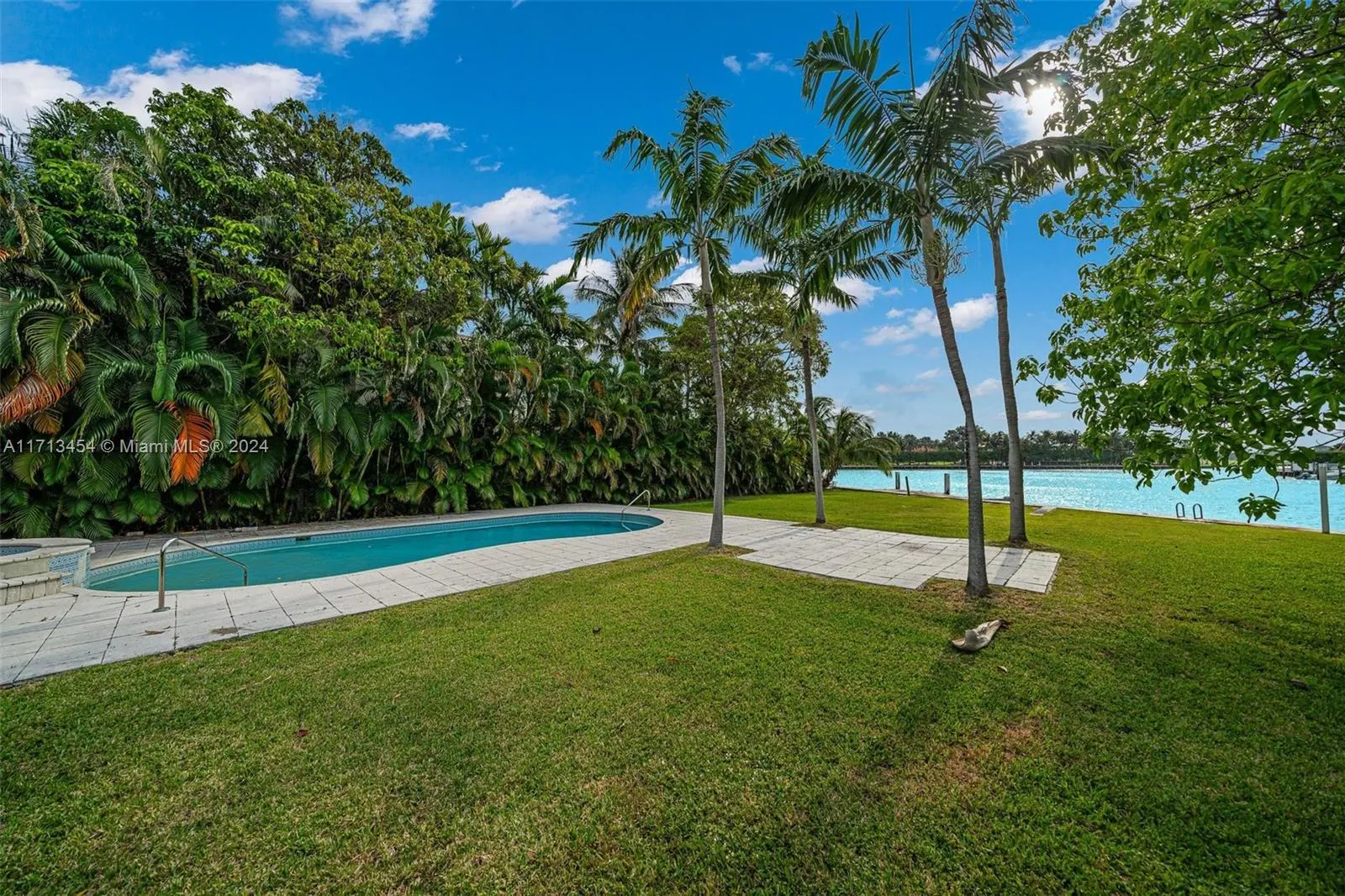 9250 Bay Dr