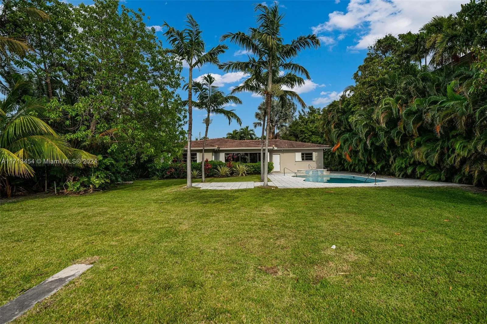9250 Bay Dr