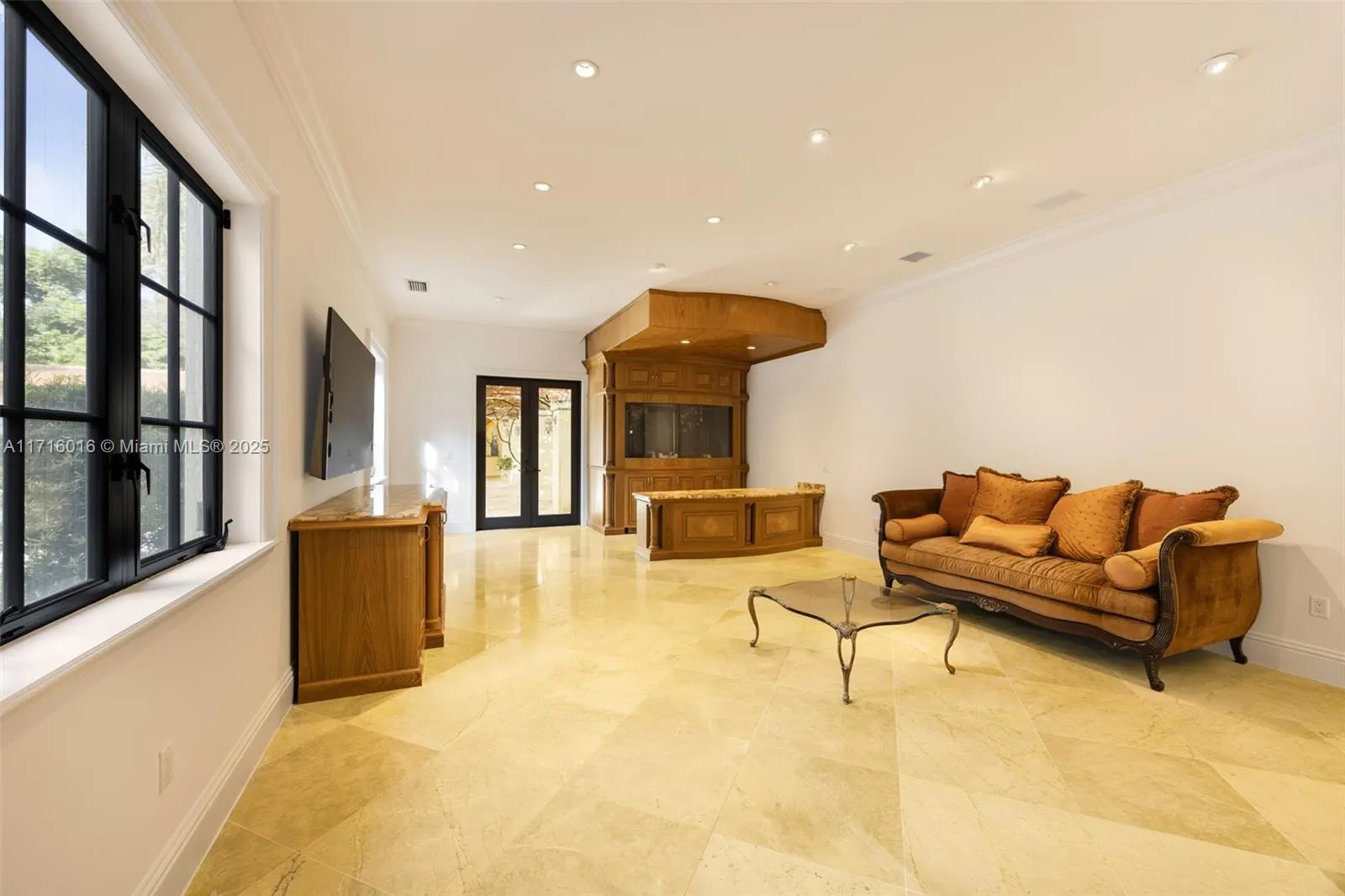 9940 W Suburban Dr