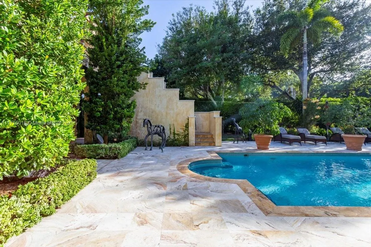 9940 W Suburban Dr