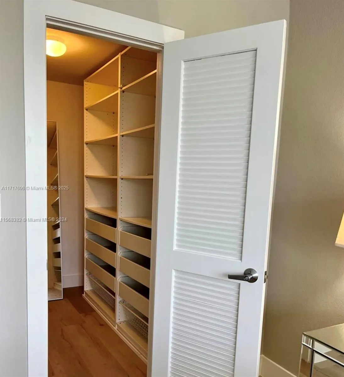 10275 Collins Ave, #331