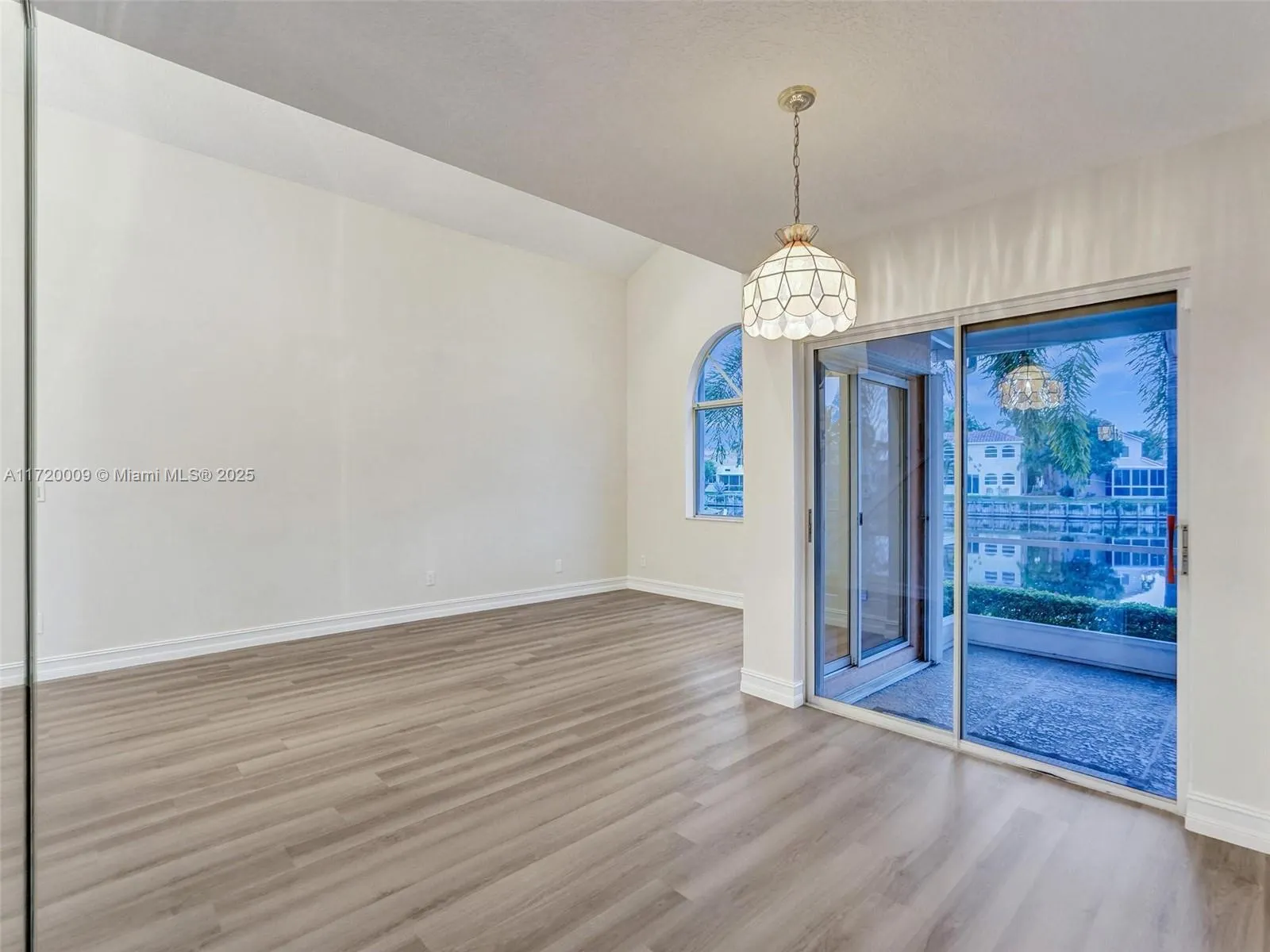 1046 SE 6th Ct
