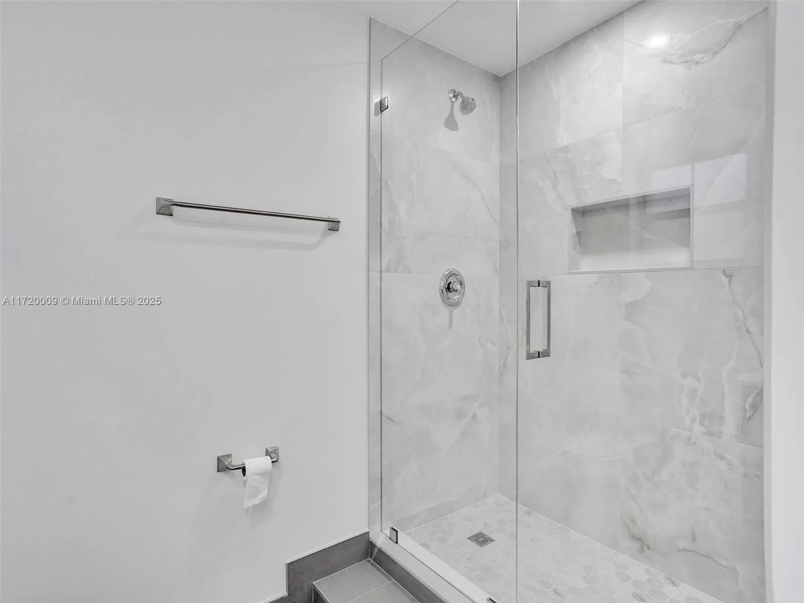 1046 SE 6th Ct