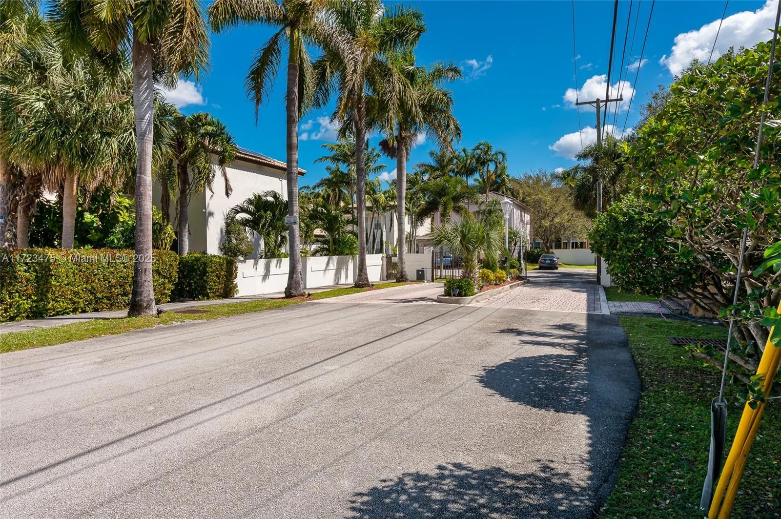 208 SE 15th St